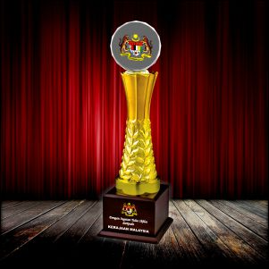 IFF 030 - Exclusive Gold Effect Trophy