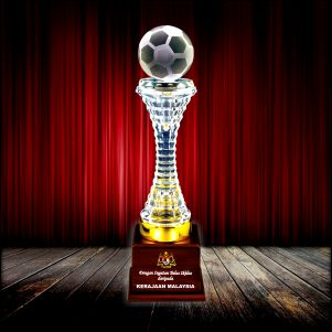 ICT 184 - Exclusive Crystal Trophy