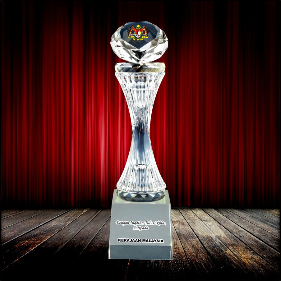 ICT 196 - Exclusive Crystal Trophy