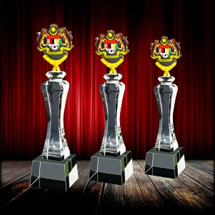 ICT 172 - Exclusive Crystal Trophy