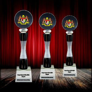 ICT 177 - Exclusive Crystal Trophy