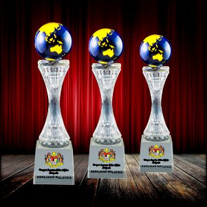 ICT 178 - Exclusive Crystal Trophy