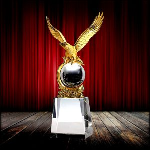 IMT 688 - Exclusive Metal Crystal Award